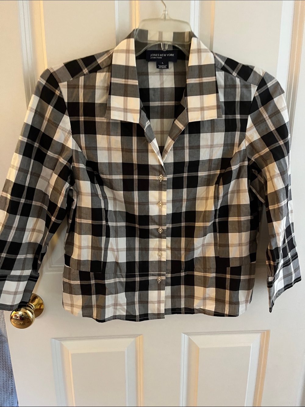 Like New!! Jones New York Black and White Plaid Button Blouse